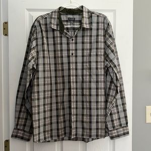 VAN HUSEN men’s button down plaid shirt
